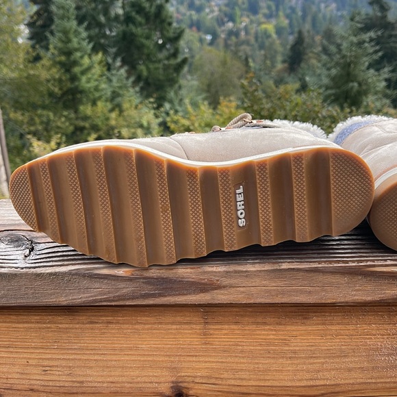 SOREL Sneakchic Alpine Suede Leather Shearling Boots Beige Gray Women’s Size 9 - Picture 7 of 15